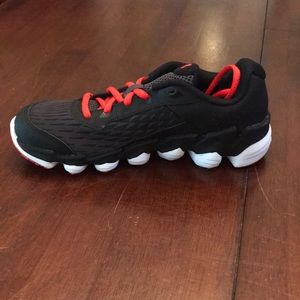 Brand new!!  Underarmour Spine Disrupt!! 3 Youth!